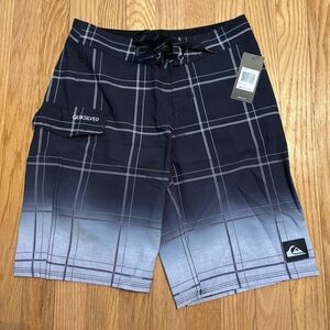 NWT Quiksilver Men's Plaid Black and Gray Board Shorts - Size 26